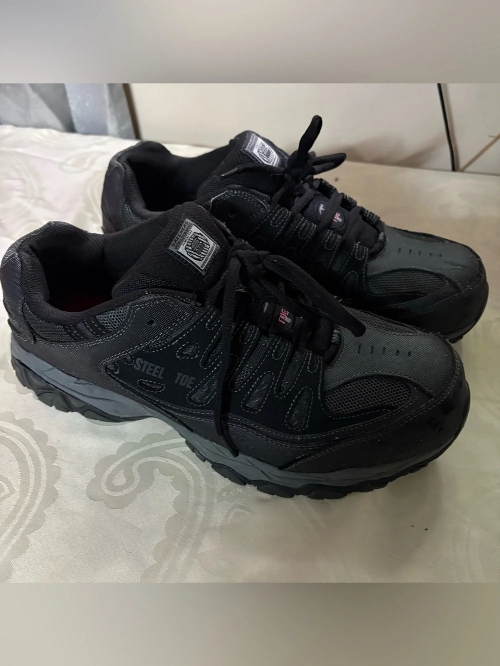 Sketchers Men's Black Steel Toe Work Shoes size 12